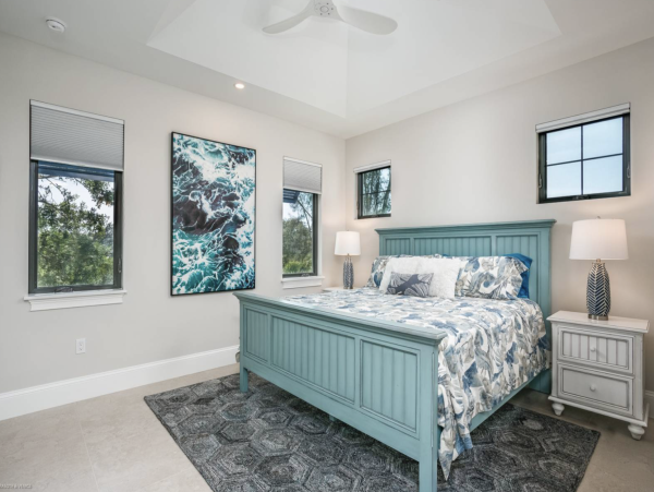 Luxurious Vacation Pool Home in Siesta Key 5 min walk to beach